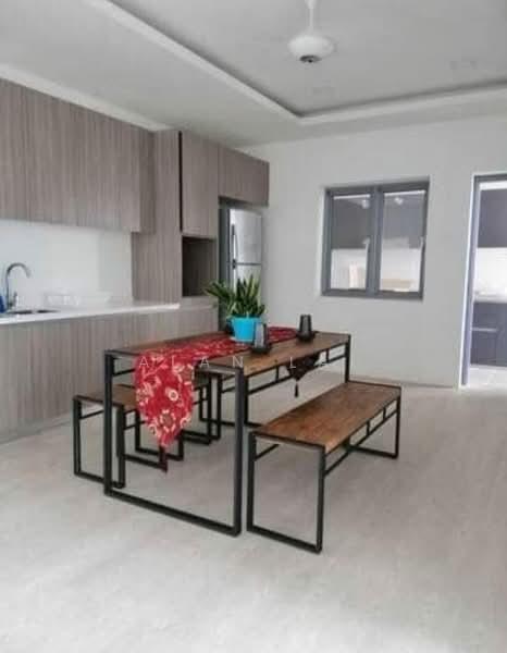 Lakefront Residence - 3