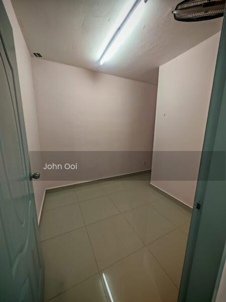 Lakeview Apartments - 4