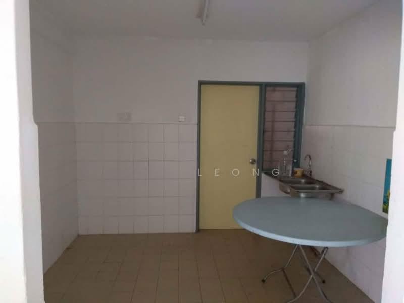 Plaza Metro Prima - 3