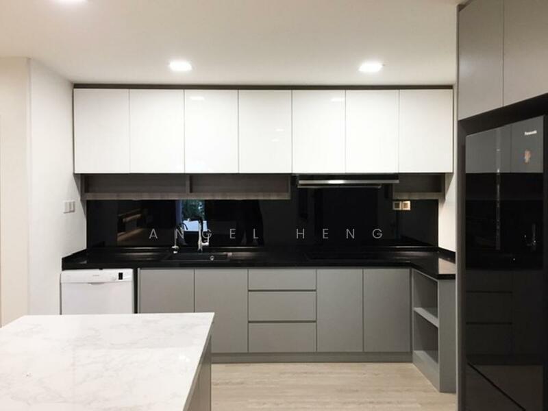 Near KLIA Bumi Corner RM700k with extra land 30ft! - 3