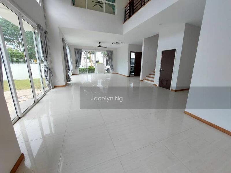 Bungalow @ Senibong Cove - 1