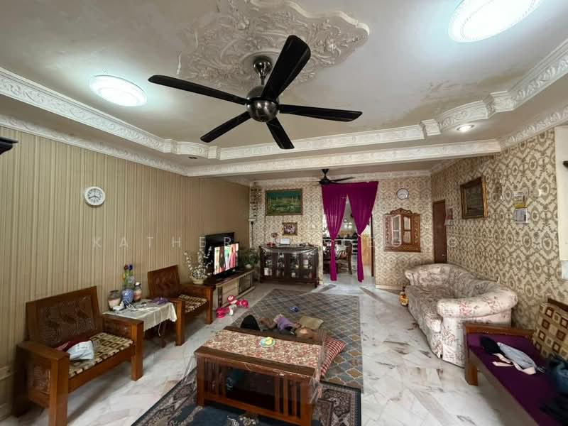 Amethyst 2, Kota Emerald - 1