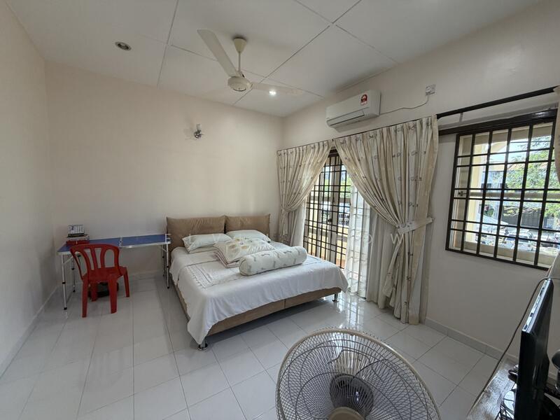 Pengkalan Barat Double Storey House - 3