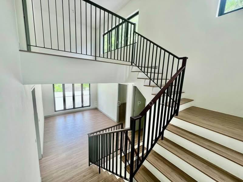 KL East : East 57 - 2