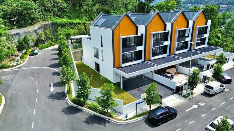 KL East : East 57 - 1