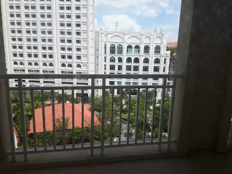 Quayside Seafront Resort Condominiums - 1