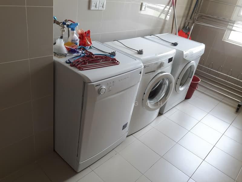 Quayside Seafront Resort Condominiums - 3