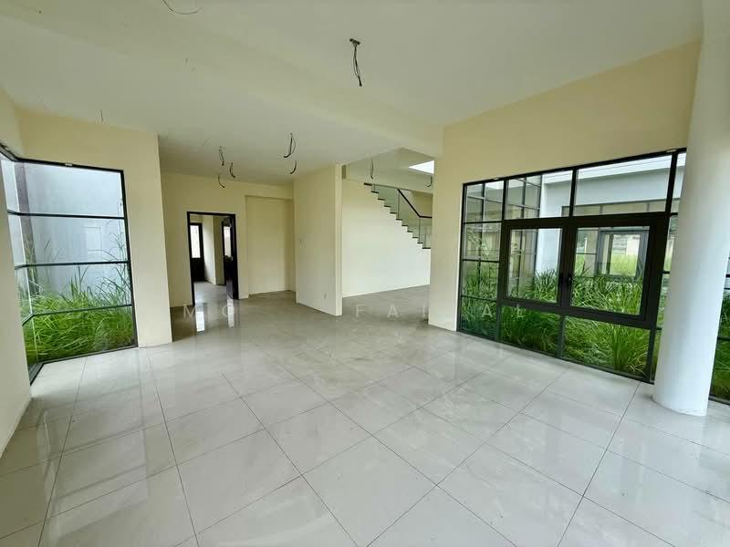 Banyan Close - 3