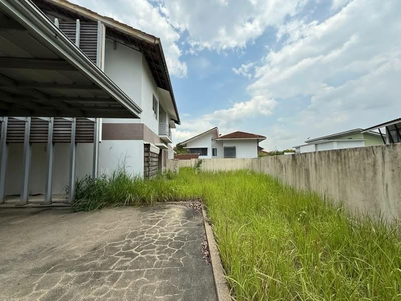Banyan Close - 2