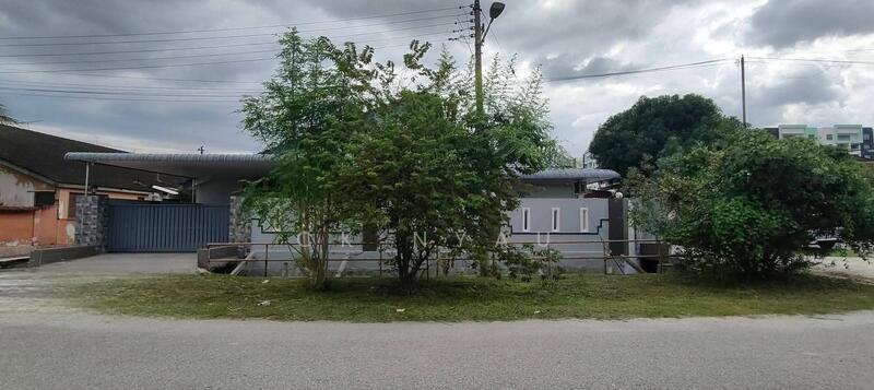 Ipoh sppk pengkalan renovated extended single storey corner house for sale - 1