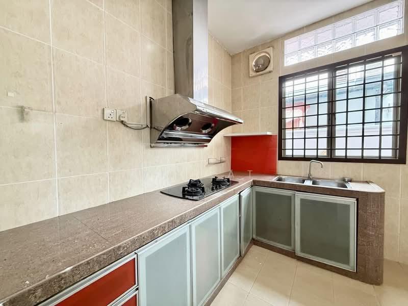 Taman Mount Austin - 4