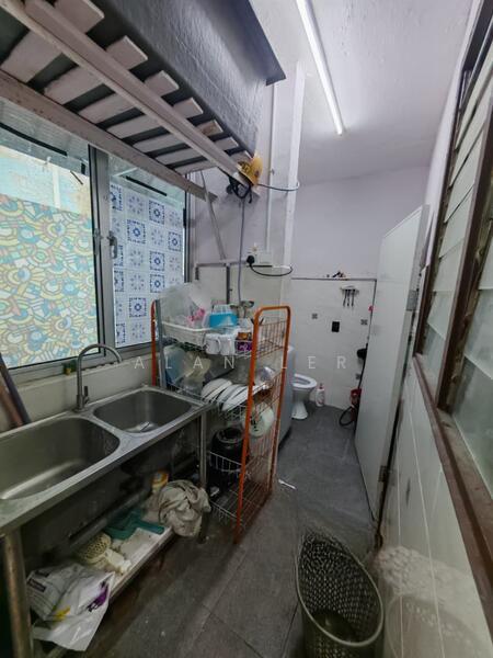 Flat Taman Ungku Tun Aminah - 4