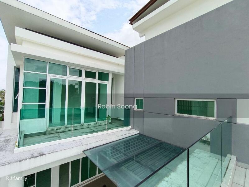Freehold 2 Storey Bungalow at Bukit Katil - 4