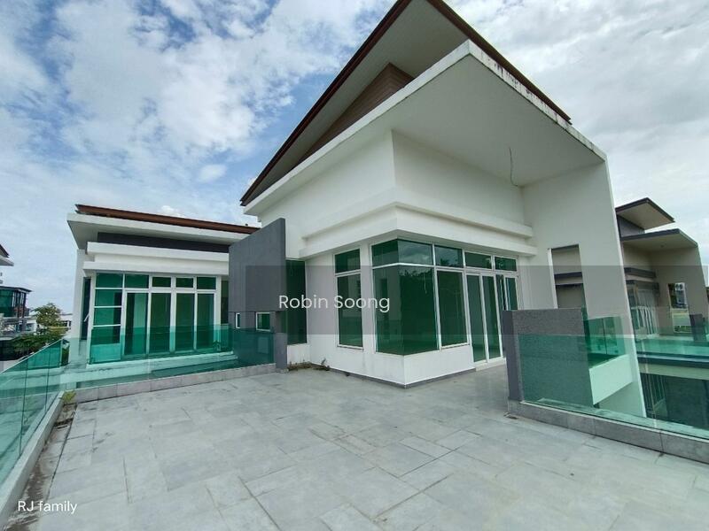 Freehold 2 Storey Bungalow at Bukit Katil - 3