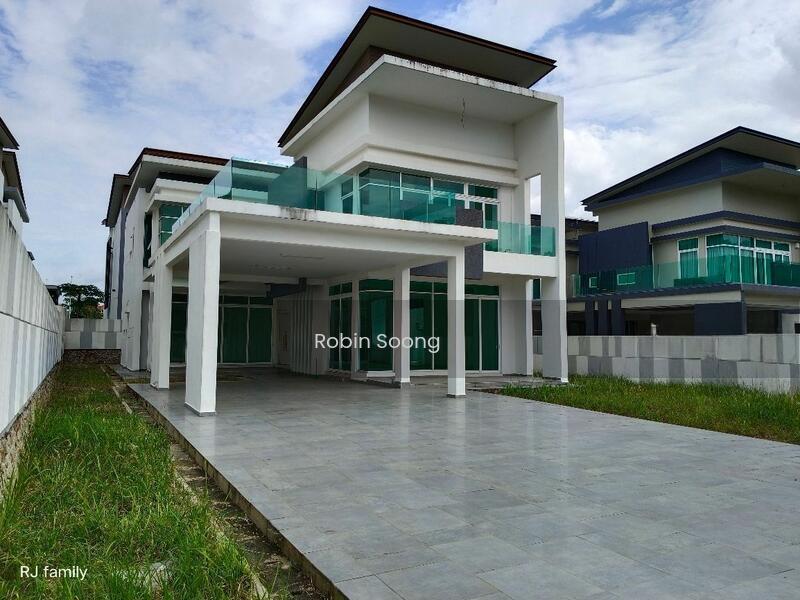 Freehold 2 Storey Bungalow at Bukit Katil - 2