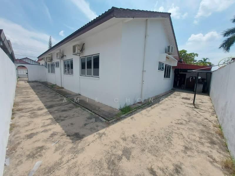 Canning Garden Single Storey Bungalow Partial Furnished For Sale - 2
