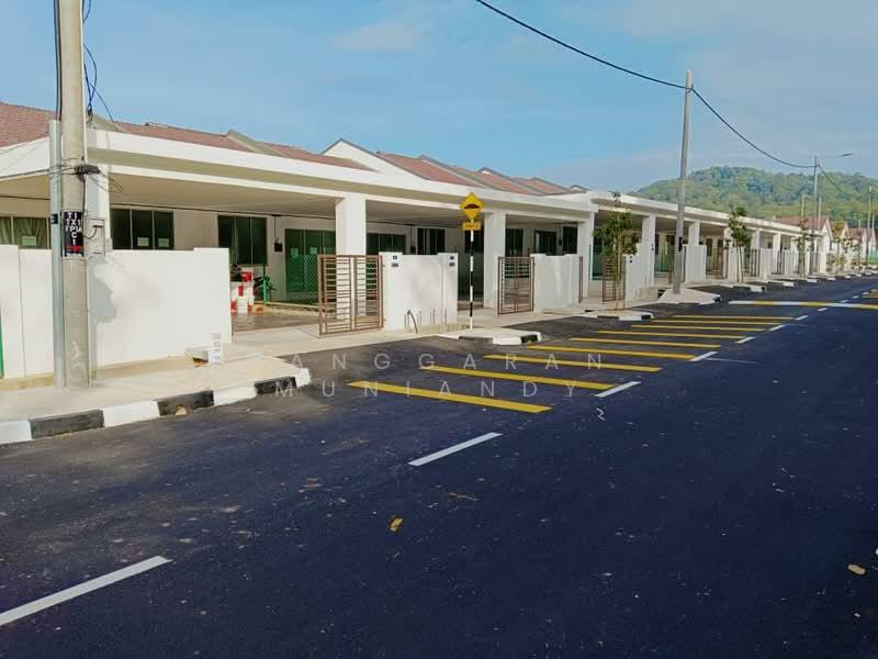 RUMAH TERES SETINGKAT DI JENIANG - 3