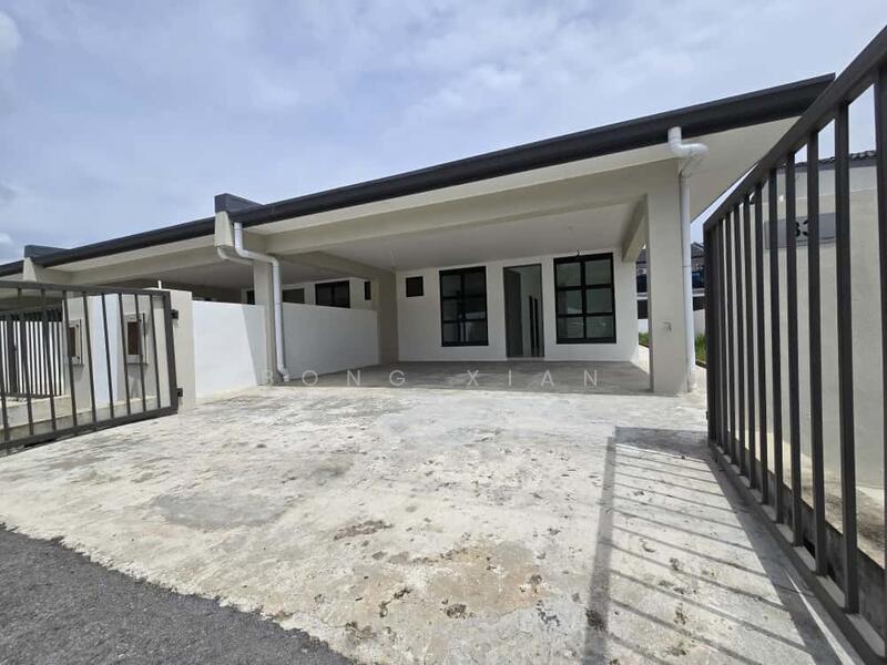 10th Mile Single Storey Corner - 1