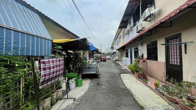 Taman Baiduri - 2
