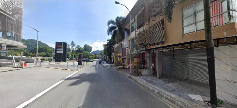 taman melawati lorong sarawak 3 sty shoplot . opposite melawati mall . 22x80 - 2