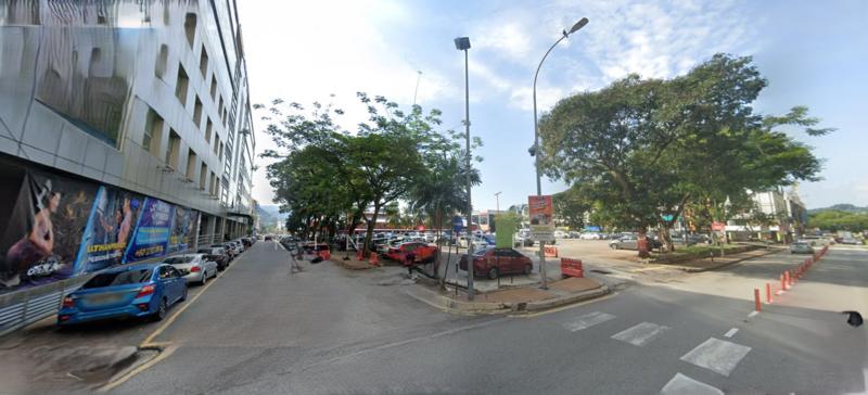 taman melawati lorong sarawak 3 sty shoplot . opposite melawati mall . 22x80 - 3