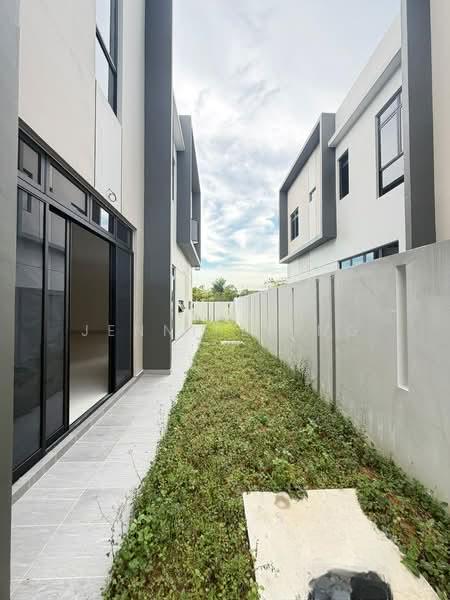 Taman Danga Sutera - 3