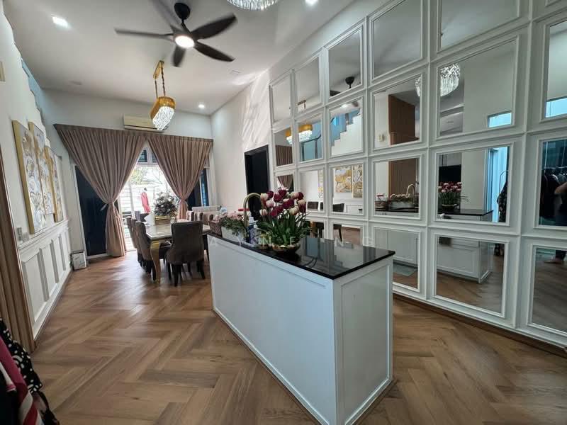 Bukit Indah Corner Lot Unit - 5