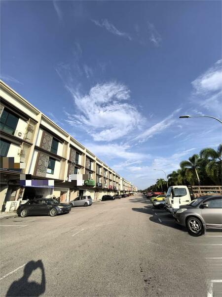 Jalan Bandar Cemerlang @ Bandar Cemerlang Ulu Tiram 81800 - 5