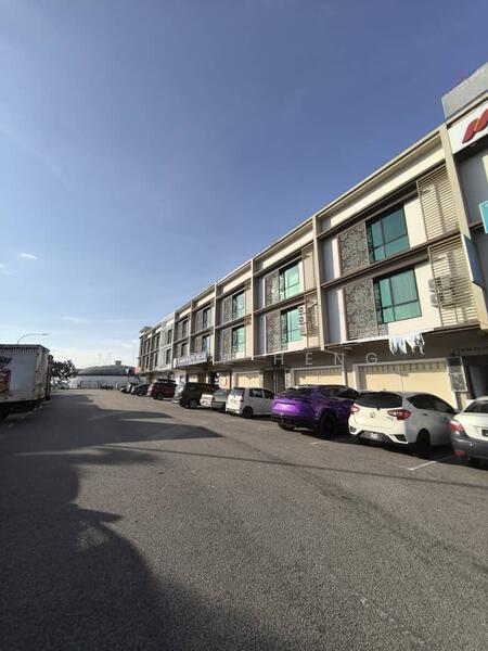 Jalan Bandar Cemerlang @ Bandar Cemerlang Ulu Tiram 81800 - 4