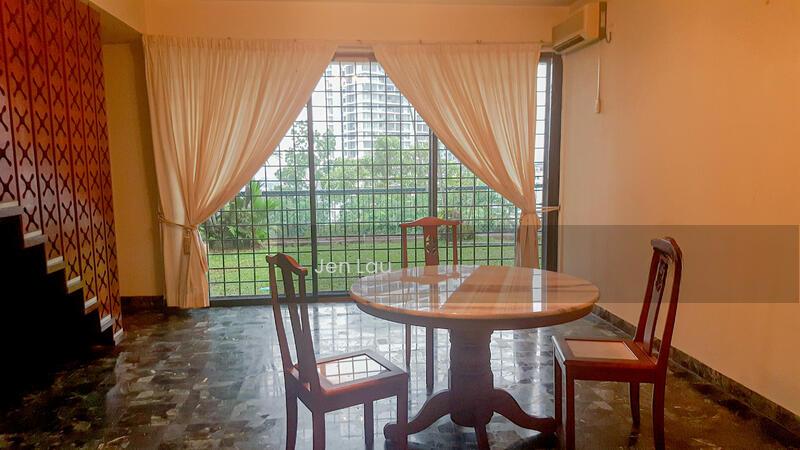 Panoramic And Immersive Green Views Throughout - 4