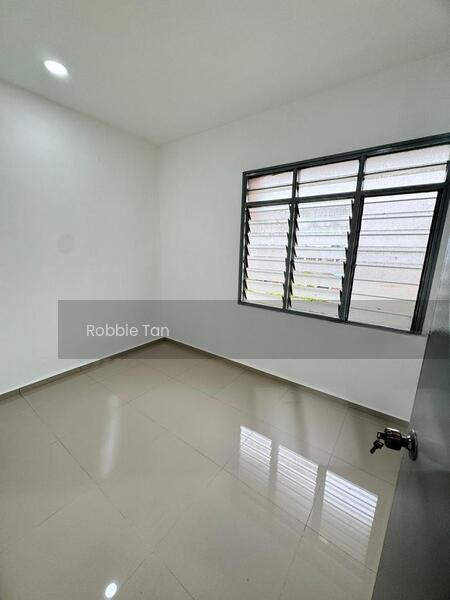 Flat Taman Perling - 2
