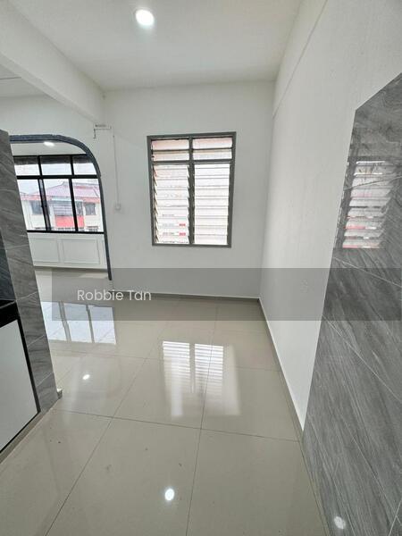 Flat Taman Perling - 4