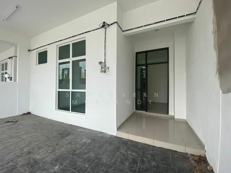 Rumah Teres Dua Tingkat untuk Dijual di Lunas - 1