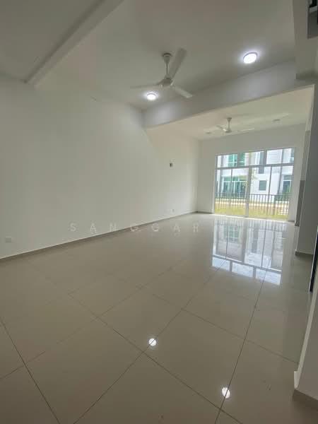 Rumah Teres Dua Tingkat untuk Dijual di Lunas - 2