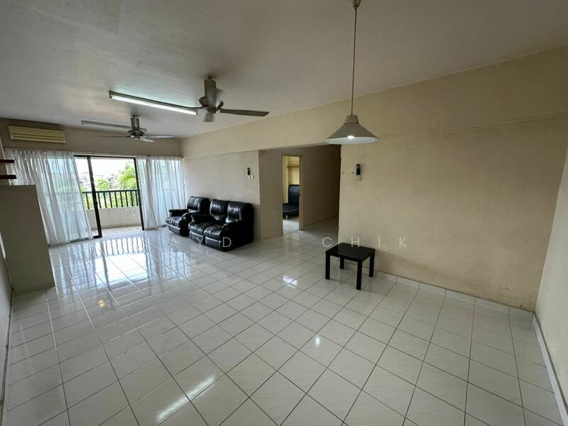 Anjung Hijau (Greenfields) - 1