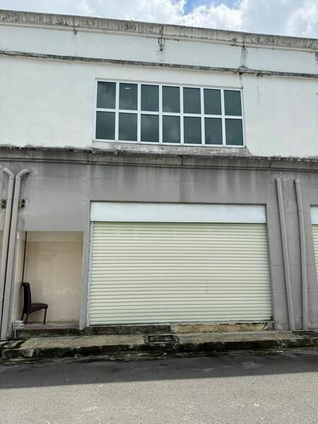 1.5 Storey Intermediate Terrace Factory @ Demak Laut Sejingkat - 2