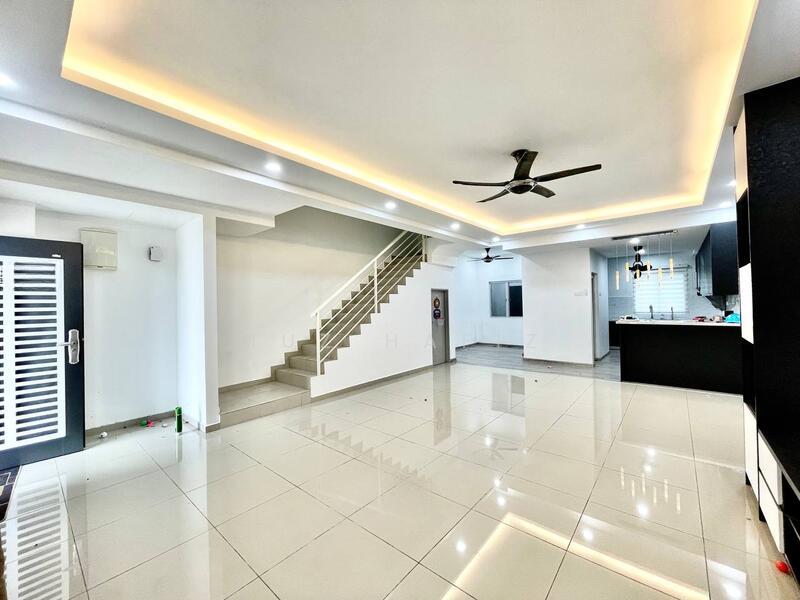 Fully Renovated 3 Storey Azalea BRP Sungai Buloh - 4