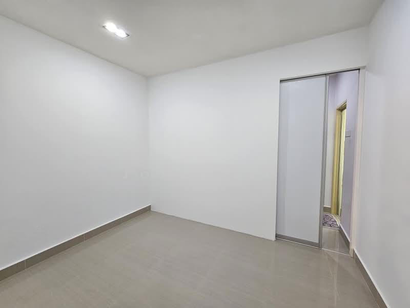 Regency Heights Condo - 4