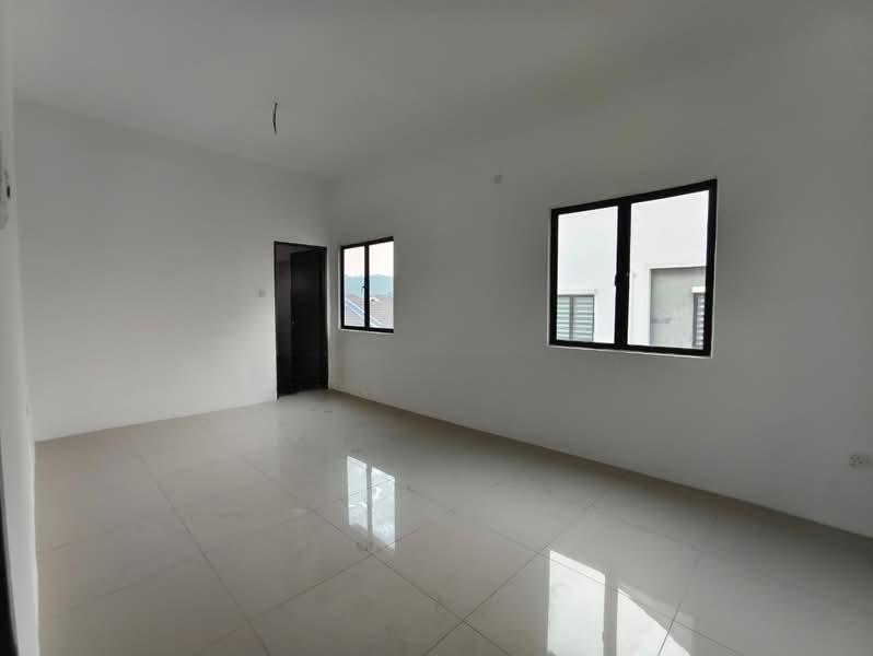 Taman Scientex Rawang - 3