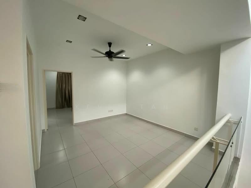 2-storey Terrace House at Lakeside Residences - 2