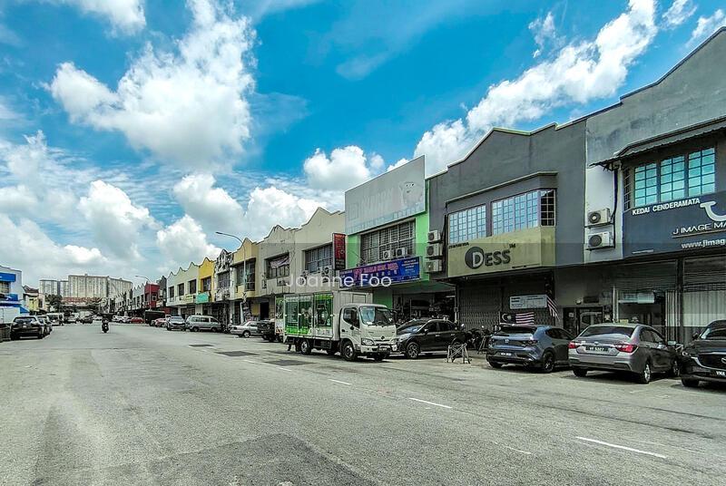 Taman Perindustrian Bukit Serdang - 1