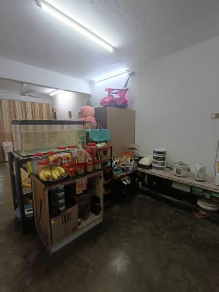 Flat Taman Ungku Tun Aminah - 4