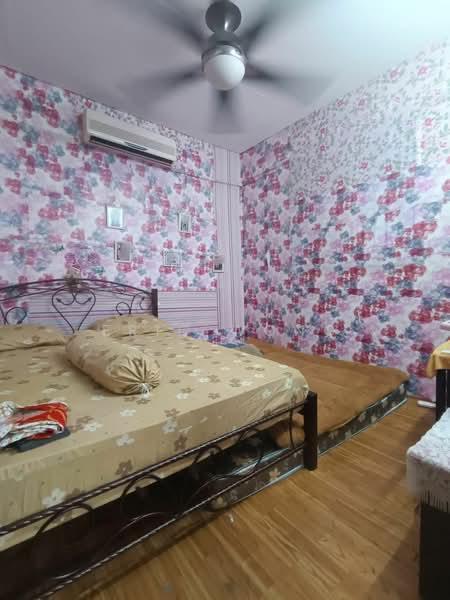 Flat Taman Ungku Tun Aminah - 2