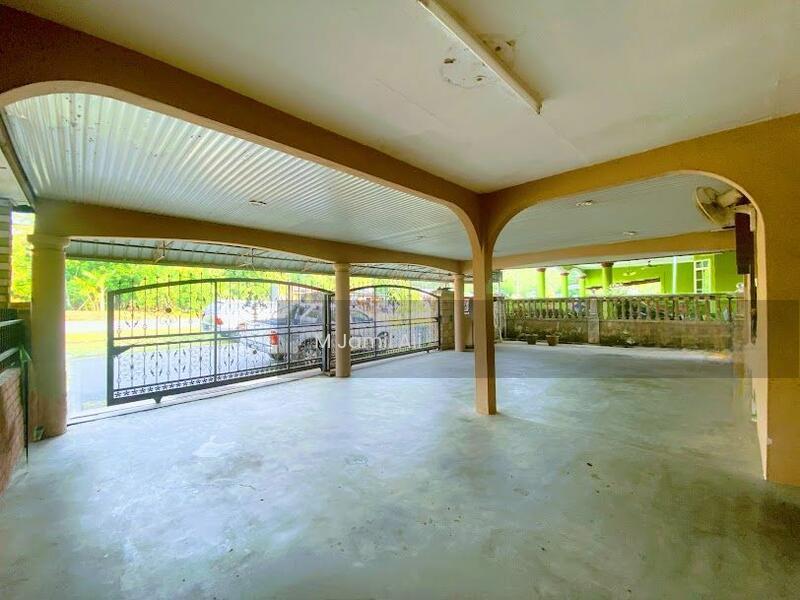 Semi-D house at Taman Sri Medoi, Segamat - 1