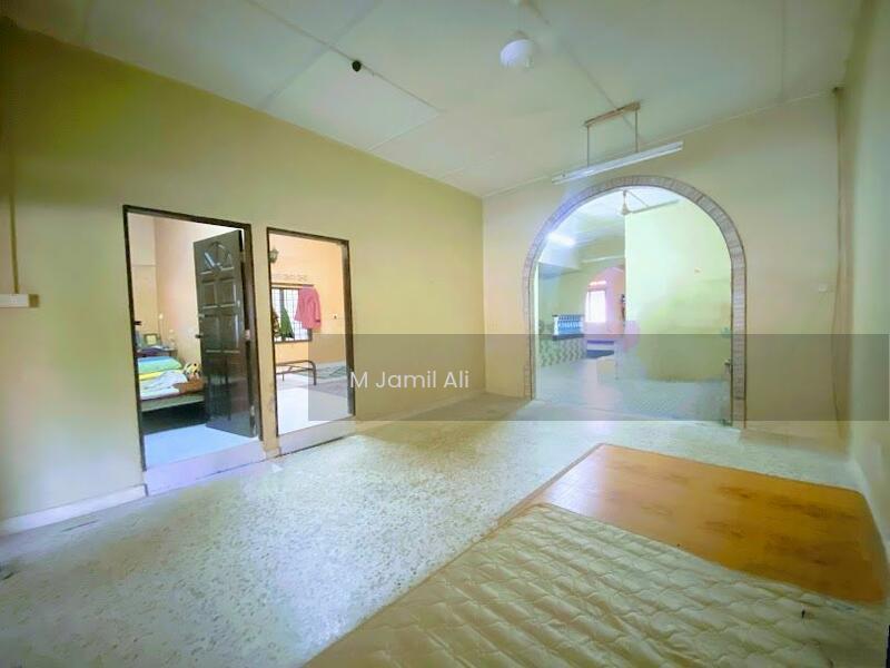 Semi-D house at Taman Sri Medoi, Segamat - 5