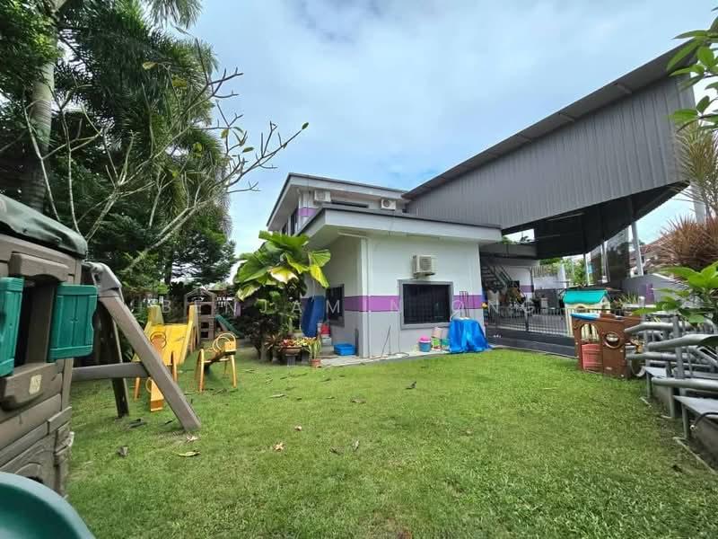 Taman Mount Austin - 1