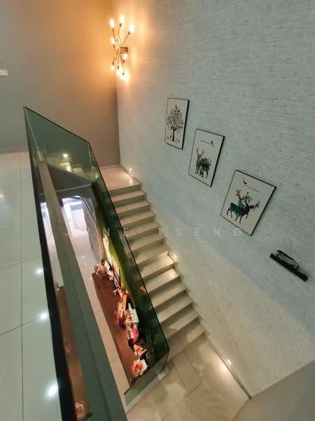 BANDAR CEMERLANG - 4