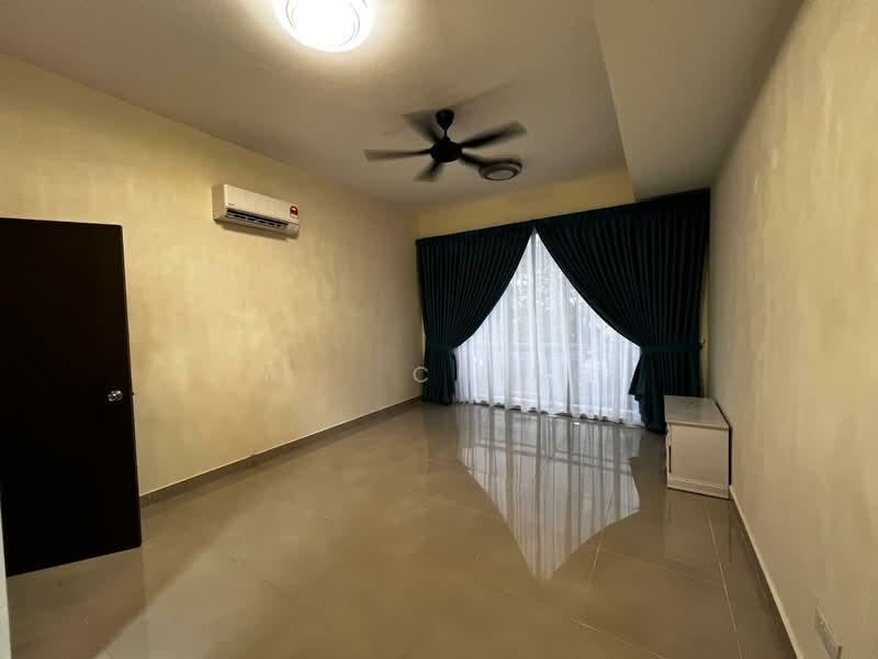 Clarita Tower @ Eco Sky - 1