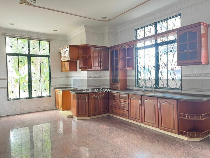 Oncidium Heights - 5