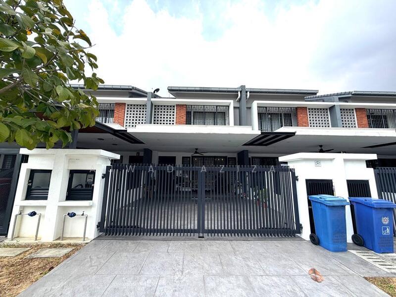 Elmina Green Three - 1